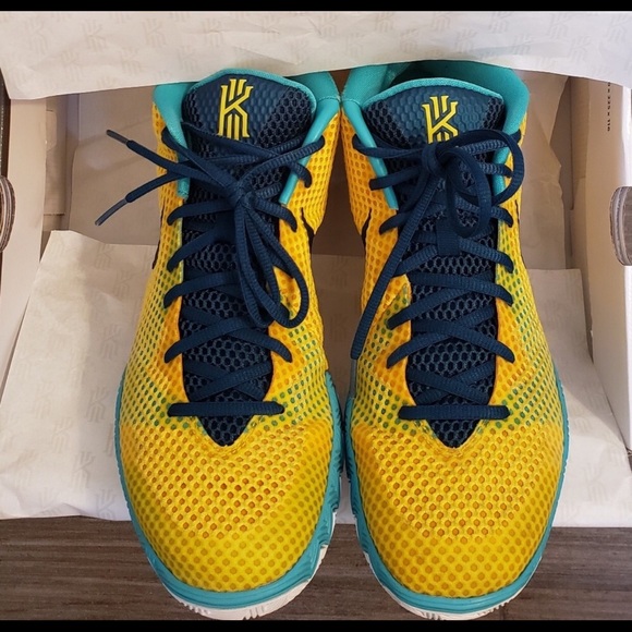 Nike Kyrie 1 “Letterman” Basketball Shoes - Picture 2 of 8